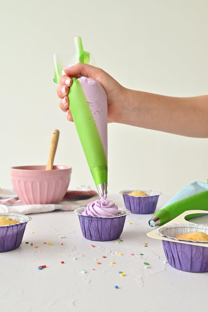 One Way Masterline Green Piping Bag - 14
